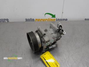 Used Air conditioning pump Renault Clio III Estate/Grandtour (KR) 1.2 16V 75 Price € 49,99 Margin scheme offered by Autorecycling Joure B.V.