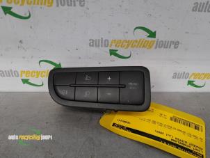 Używane Przelacznik swiatel Peugeot Bipper (AA) 1.4 HDi Cena € 18,14 Z VAT oferowane przez Autorecycling Joure B.V.