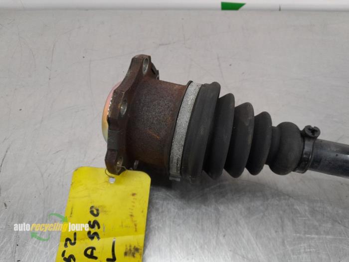 Front drive shaft, left from a Volkswagen Golf IV (1J1) 1.6 2002