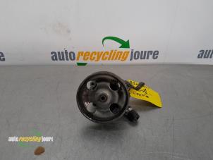 Used Power steering pump Peugeot 407 SW (6E) 1.6 HDiF 16V Price € 39,99 Margin scheme offered by Autorecycling Joure B.V.