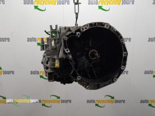 Used Gearbox Renault Scénic II (JM) 2.0 16V Price € 125,00 Margin scheme offered by Autorecycling Joure B.V.