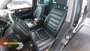 Used Seat, left Volkswagen Touareg (7LA/7L6) 5.0 TDI V10 Price € 225,00 Margin scheme offered by Autorecycling Joure B.V.