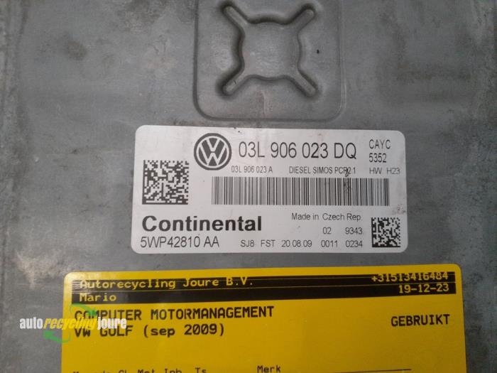 Ordenador de gestión de motor de un Volkswagen Golf VI (5K1) 1.6 TDI 16V 2009