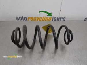 Usagé Ressort de flexion arrière Renault Kangoo Express (FW) 1.5 dCi 75 Prix € 24,99 Règlement à la marge proposé par Autorecycling Joure B.V.