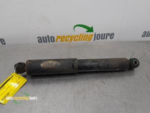 Used Rear shock absorber, left Kia Sorento I (JC) 3.5 V6 24V Price € 19,99 Margin scheme offered by Autorecycling Joure B.V.