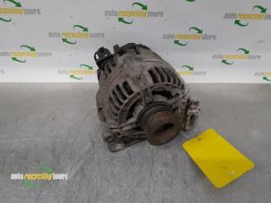 Gebrauchte Dynamo Volkswagen Polo IV (9N1/2/3) 1.4 16V Preis € 39,99 Margenregelung angeboten von Autorecycling Joure B.V.