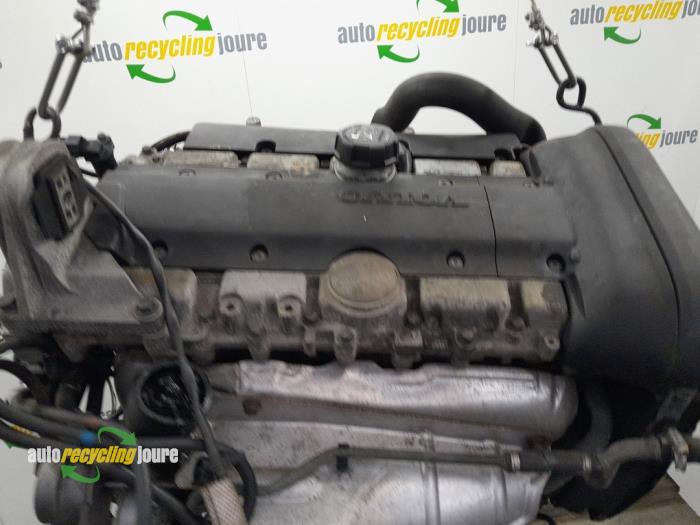 Engine from a Volvo V70 (SW) 2.5 T 20V AWD 2005