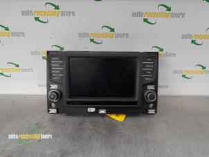 Used Display Multi Media control unit Volkswagen Touran (5T1) 1.4 TSI Price € 199,99 Margin scheme offered by Autorecycling Joure B.V.