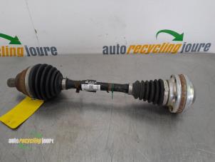 Used Front drive shaft, left Volkswagen Touran (5T1) 1.4 TSI Price € 174,99 Margin scheme offered by Autorecycling Joure B.V.