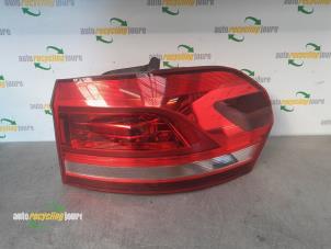 Used Taillight, right Volkswagen Touran (5T1) 1.4 TSI Price € 99,99 Margin scheme offered by Autorecycling Joure B.V.