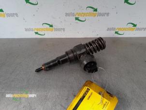 Used Injector (diesel) Volkswagen Touareg (7LA/7L6) 2.5 TDI R5 Price € 75,00 Margin scheme offered by Autorecycling Joure B.V.