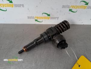 Used Injector (diesel) Volkswagen Touareg (7LA/7L6) 2.5 TDI R5 Price € 75,00 Margin scheme offered by Autorecycling Joure B.V.