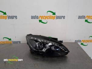 Used Headlight, right Peugeot 308 SW (L4/L9/LC/LJ/LR) 1.2 12V e-THP PureTech 130 Price € 299,00 Margin scheme offered by Autorecycling Joure B.V.