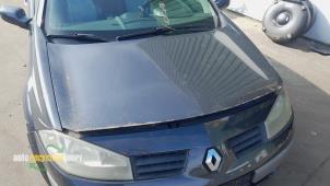 Usagé Capot Renault Megane II CC (EM) 1.6 16V Prix € 100,00 Règlement à la marge proposé par Autorecycling Joure B.V.