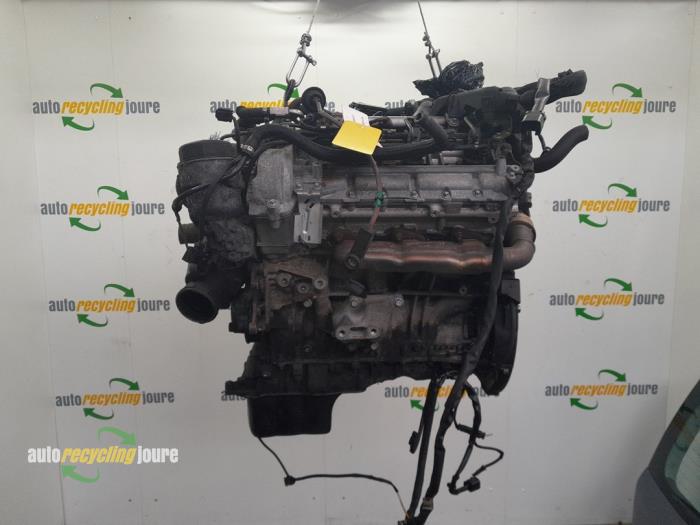 Engine from a Chrysler 300 C Touring 3.0 CRD 24V 2009