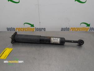 Used Rear shock absorber, right Chrysler 300 C Touring 3.0 CRD 24V Price € 49,99 Margin scheme offered by Autorecycling Joure B.V.