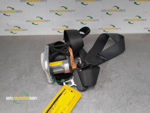 Used Front seatbelt, left Nissan Note (E11) 1.4 16V Price € 69,99 Margin scheme offered by Autorecycling Joure B.V.