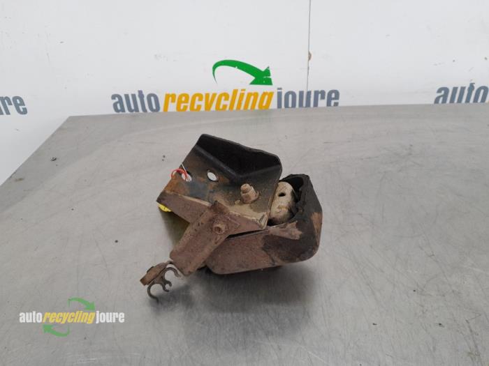Used Engine mount Suzuki Vitara (ET/FT/TA) 1.6i Price € 25,00 Margin scheme offered by Autorecycling Joure B.V.