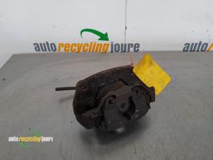 Used Front brake calliper, right BMW X5 (E53) 3.0d 24V Price € 36,30 Inclusive VAT offered by Autorecycling Joure B.V.