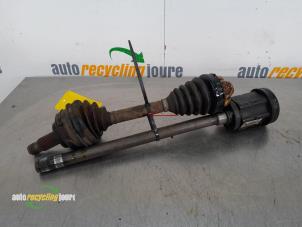 Used Front drive shaft, right BMW X5 (E53) 3.0d 24V Price € 120,99 Inclusive VAT offered by Autorecycling Joure B.V.