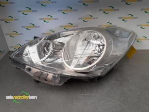Used Headlight, left Nissan Note (E11) 1.4 16V Price € 79,99 Margin scheme offered by Autorecycling Joure B.V.