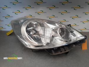 Used Headlight, right Nissan Note (E11) 1.4 16V Price € 79,99 Margin scheme offered by Autorecycling Joure B.V.
