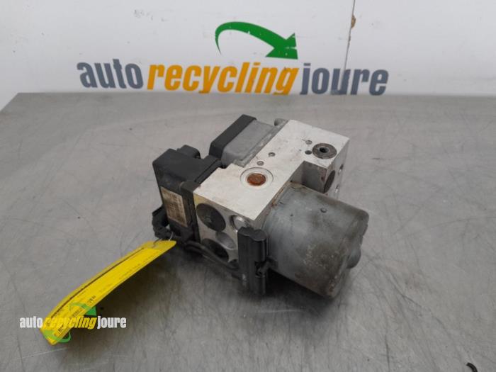 Begagnade ABS-pump Saab 9-5 (YS3E) 3.0 t V6 24V Pris € 150,00 Marginaltabell erbjuds av Autorecycling Joure B.V.