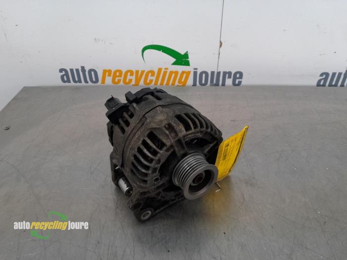 Usagé Dynamo Volkswagen Polo IV (9N1/2/3) 1.4 FSI 16V Prix € 39,99 Règlement à la marge proposé par Autorecycling Joure B.V.