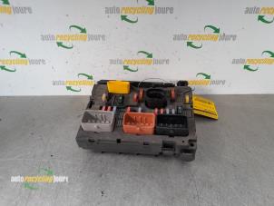 Used Fuse box Peugeot 307 SW (3H) 1.6 16V Price € 74,99 Margin scheme offered by Autorecycling Joure B.V.