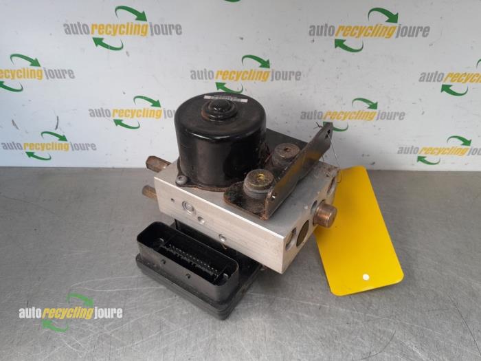 Begagnade ABS-pump Ssang Yong Kyron 2.0 M 200 Xdi 16V 4x4 Pris € 74,99 Marginaltabell erbjuds av Autorecycling Joure B.V.