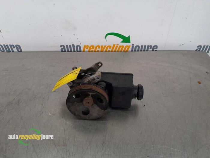 Usagé Pompe de direction Ssang Yong Kyron 2.0 M 200 Xdi 16V 4x4 Prix € 69,99 Règlement à la marge proposé par Autorecycling Joure B.V.