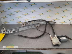 Used Window mechanism 2-door, front right Renault Megane II (BM/CM) 1.6 16V Price € 59,99 Margin scheme offered by Autorecycling Joure B.V.