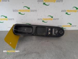 Used Electric window switch Peugeot 307 (3A/C/D) 2.0 HDi 90 Price € 29,99 Margin scheme offered by Autorecycling Joure B.V.