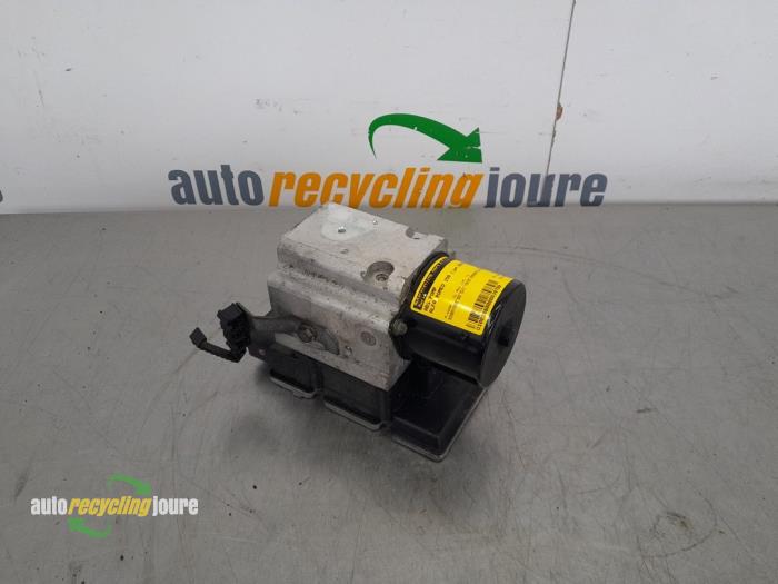 Usagé Bloc ABS Alfa Romeo 159 Sportwagon (939BX) 1.9 JTDm Prix € 99,99 Règlement à la marge proposé par Autorecycling Joure B.V.
