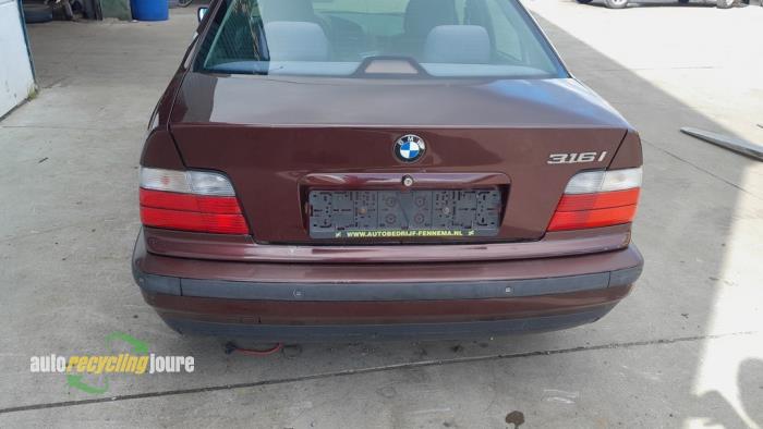 Zderzak tylny z BMW 3 serie (E36/4) 316i 1998