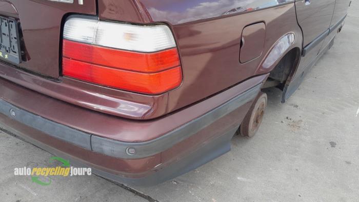 Zderzak tylny z BMW 3 serie (E36/4) 316i 1998