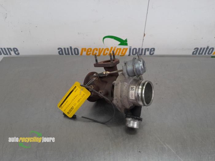 Usagé Turbo Volvo V40 (MV) 2.0 D2 16V Prix € 149,99 Règlement à la marge proposé par Autorecycling Joure B.V.