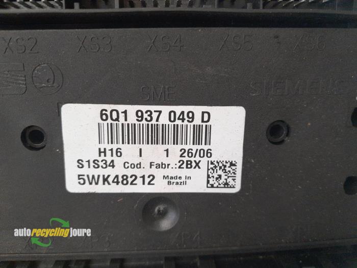 Body control computer from a Volkswagen Fox (5Z) 1.2 2005