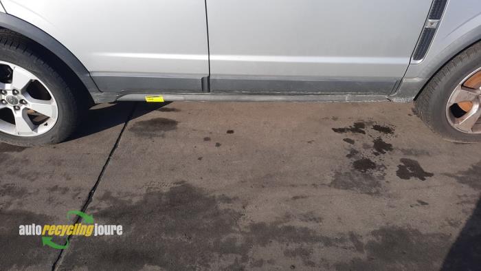 Używane Próg prawy Opel Antara (LA6) 2.0 CDTI 16V 4x4 Cena na żądanie oferowane przez Autorecycling Joure B.V.