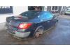 Tank cap cover from a Renault Megane II CC (EM), 2003 / 2010 2.0 16V, Convertible, Petrol, 1.998cc, 99kW (135pk), FWD, F4R770; F4R771, 2003-03 / 2005-12, EM05; EM0U; EM1N 2004