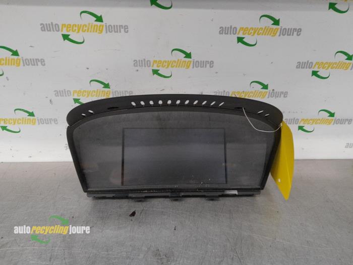 Begagnade Innerdisplay BMW 3 serie (E90) 318i 16V Pris € 89,99 Marginaltabell erbjuds av Autorecycling Joure B.V.