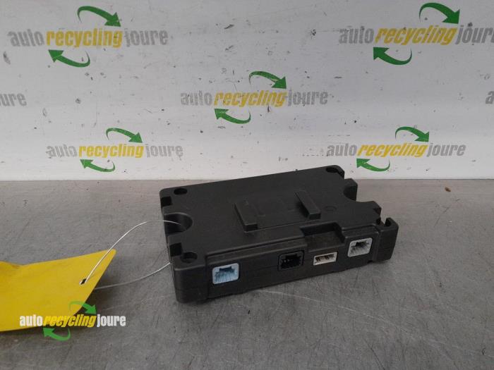 Gebrauchte Radio Modul Renault Grand Scénic III (JZ) 1.4 16V TCe 130 Preis € 29,99 Margenregelung angeboten von Autorecycling Joure B.V.