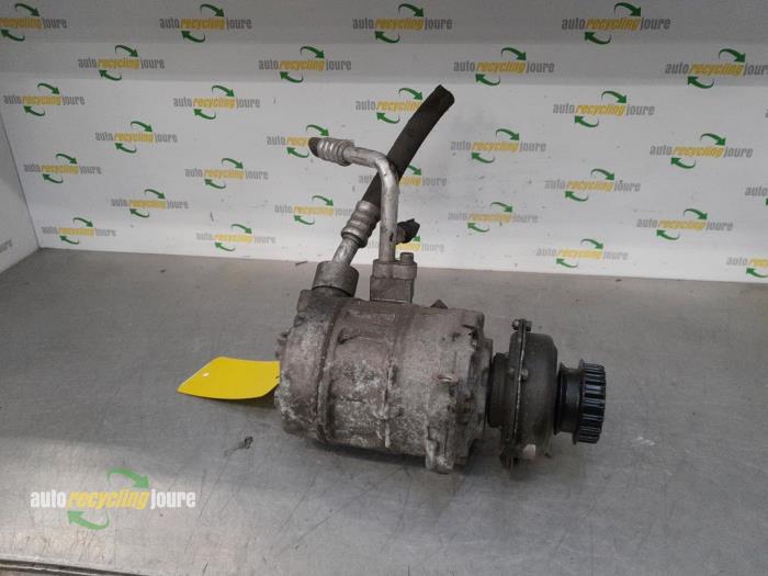 Usagé Pompe clim Volkswagen Touareg (7LA/7L6) 2.5 TDI R5 Prix € 75,00 Règlement à la marge proposé par Autorecycling Joure B.V.
