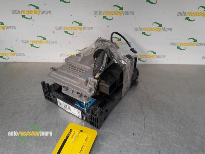 Used Engine management computer Peugeot 208 I (CA/CC/CK/CL) 1.4 16V Price € 199,00 Margin scheme offered by Autorecycling Joure B.V.