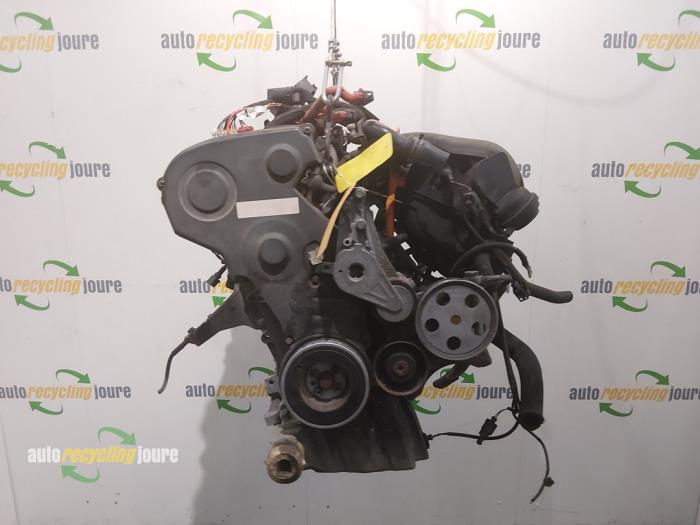 Motor van een Audi A4 (B6) 2.0 20V 2002