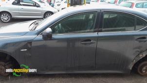 Begagnade Dörr, 4-dörrars, vänster fram Lexus IS (E2) 220d 16V Pris € 175,00 Marginaltabell erbjuds av Autorecycling Joure B.V.
