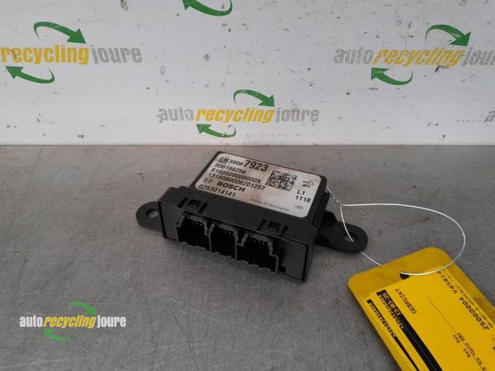 Begagnade PDC-modul Opel Zafira Tourer (P12) 1.6 CDTI 16V ecoFLEX 134 Pris € 29,99 Marginaltabell erbjuds av Autorecycling Joure B.V.