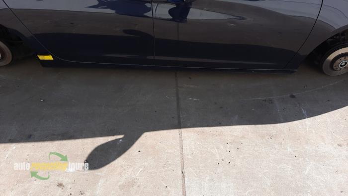 Używane Próg prawy Peugeot 308 SW (L4/L9/LC/LJ/LR) 1.6 BlueHDi 120 Cena na żądanie oferowane przez Autorecycling Joure B.V.