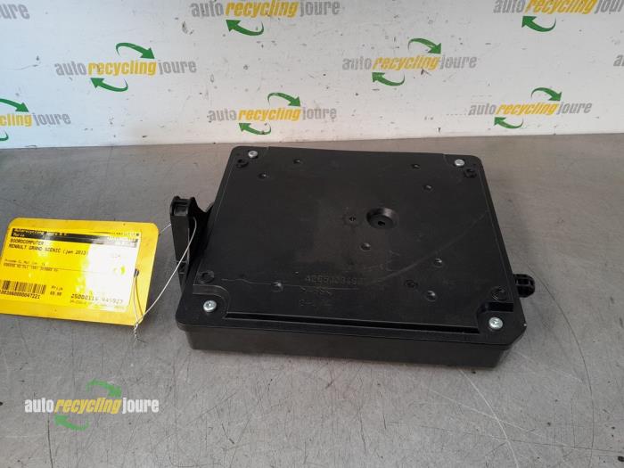 Used On-board computer Renault Grand Scénic III (JZ) 1.5 dCi 110 Price € 69,99 Margin scheme offered by Autorecycling Joure B.V.