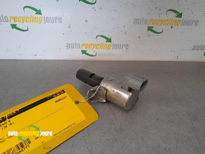 Gebrauchte Nockenwelle Sensor Ford Kuga II (DM2) 1.5 EcoBoost 16V 4x4 Preis € 24,99 Margenregelung angeboten von Autorecycling Joure B.V.